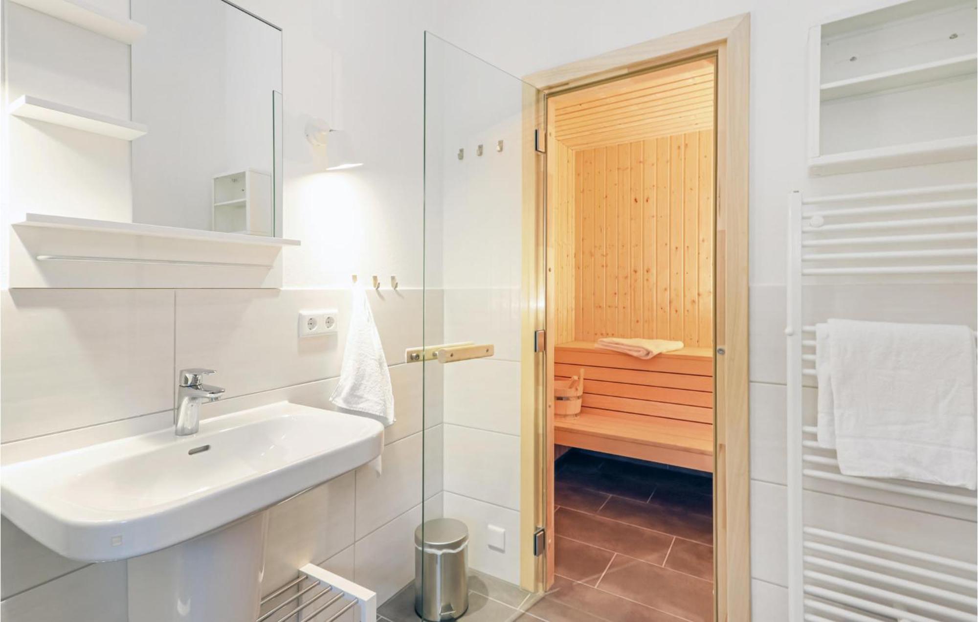 Cozy Home In Krems Ii-Warderbrueck With Wifi Gols Luaran gambar